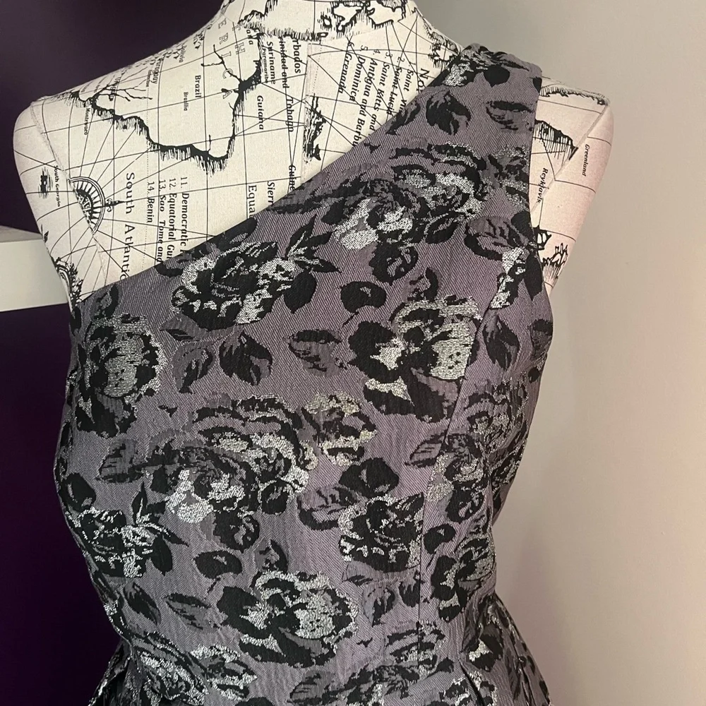Slate & Willow One Shouldered Dress - Picture 2 of 12